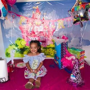 Meet your Posher, Evelin